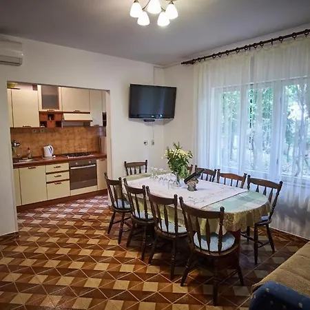 Apartment In Vinisce 7417